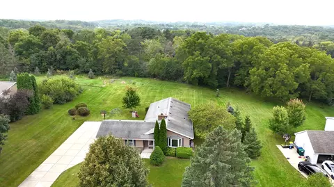 w247s7405 Scotland, Waukesha, WI 53189
