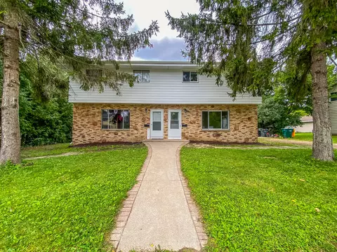 1220 N 10th, West Bend, WI 53090