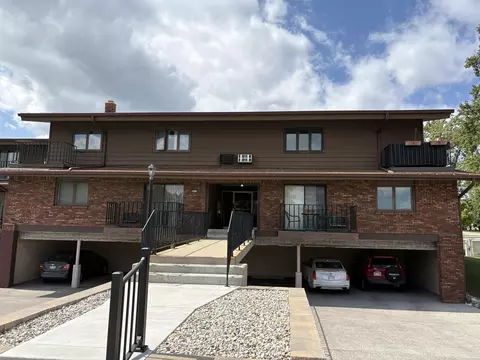 3915 S 84th #5, Greenfield, WI 53228