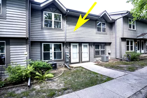 1825 Paramount #F, Waukesha, WI 53186