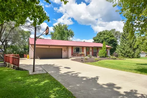 w370s1805 Utica, Ottawa, WI 53118