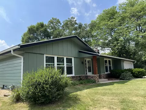 7573 Chapel Hl, Franklin, WI 53132