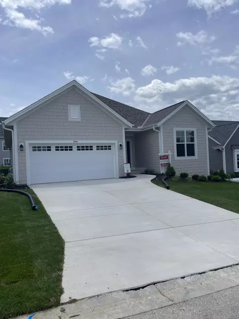 394 Sandy, Pewaukee, WI 53072