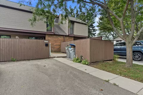 1421 W Edgerton #B, Milwaukee, WI 53221