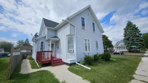 2006 S 11th #2006A, Sheboygan, WI 53081