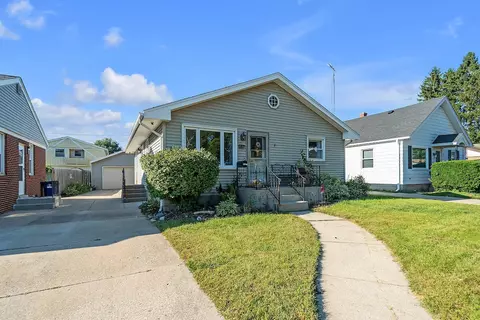 1417 South, Racine, WI 53402