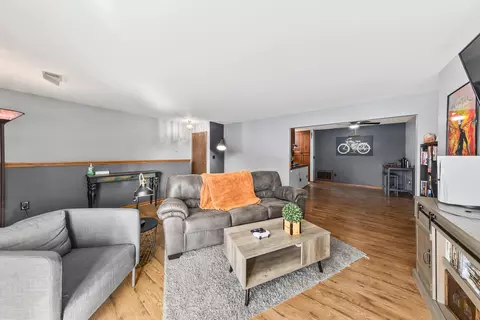 3545 E Oakshire #2G, Oak Creek, WI 53154