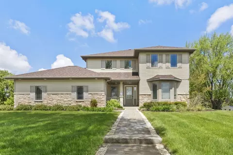 7605 W Windrush, Franklin, WI 53132