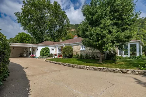 1817 Barnabee, La Crosse, WI 54601