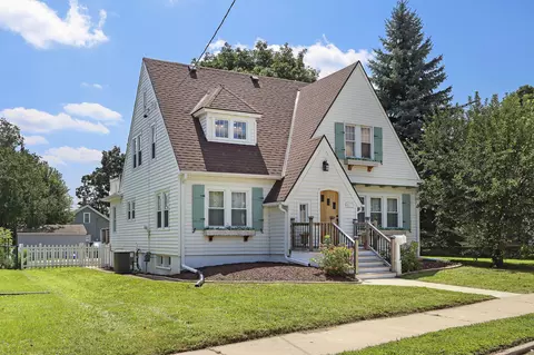417 W State, Burlington, WI 53105