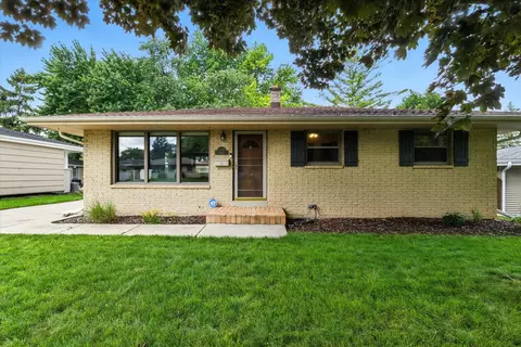 w148n8461 Albert, Menomonee Falls, WI 53051
