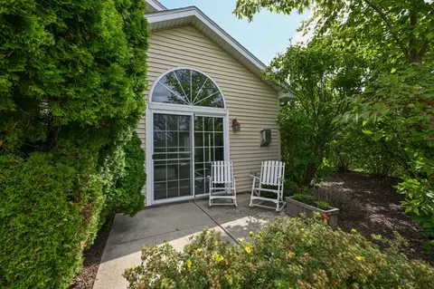 1166 Quinlan #A, Pewaukee, WI 53072