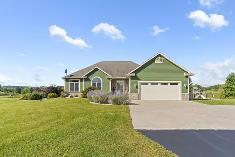 7721 Aurora, Wayne, WI 53090