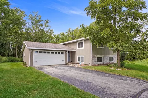 2966 Deerpath, Lake Geneva, WI 53147