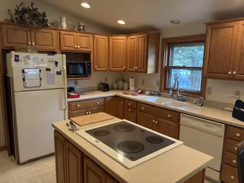 1235 Viebahn, Manitowoc, WI 54220
