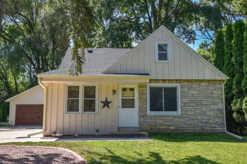 11007 W W Wls, Wauwatosa, WI 53226