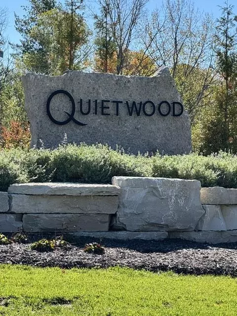 n51w18955 Quietwood #LT 13, Menomonee Falls, WI 53051
