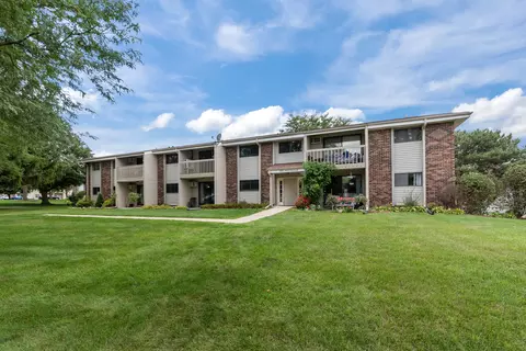 625 Westridge #2, West Bend, WI 53095