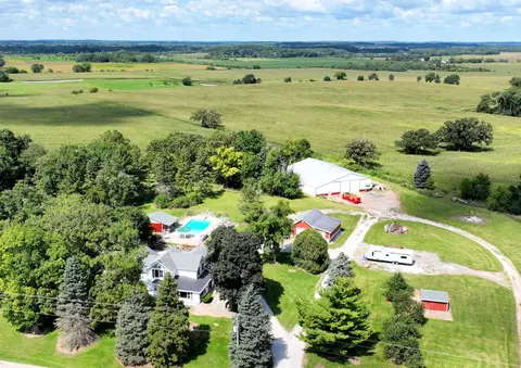 5538 Honey Crk, East Troy, WI 53120