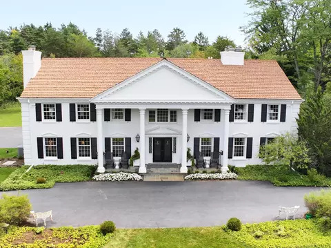 7660 N N Riv, River Hills, WI 53217