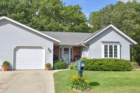1834 Hilltop, West Bend, WI 53095