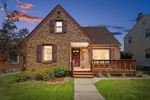 2756 S Fulton, Milwaukee, WI 53207