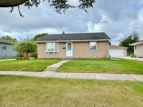 2847 S 102nd, West Allis, WI 53227