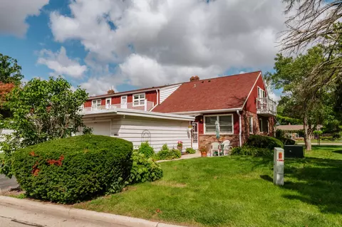 3202 W King Arthurs, Greenfield, WI 53221