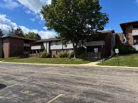 7921 S 68th #208, Franklin, WI 53132