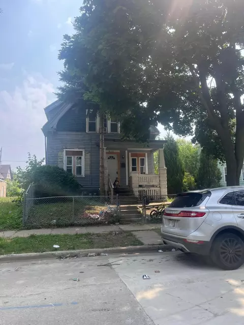 2638 N 22nd, Milwaukee, WI 53206