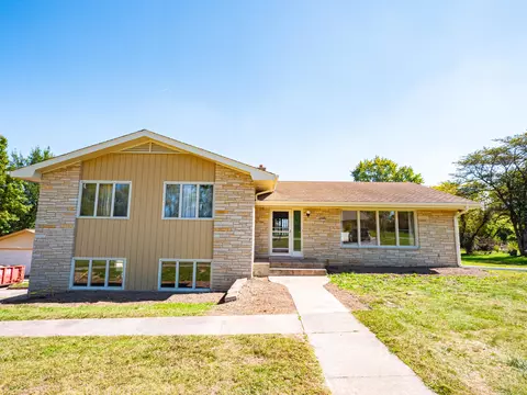 8000 S 68th, Franklin, WI 53132