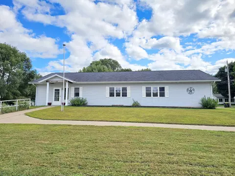 116 E Broadway, Prairie Du Chien, WI 53821