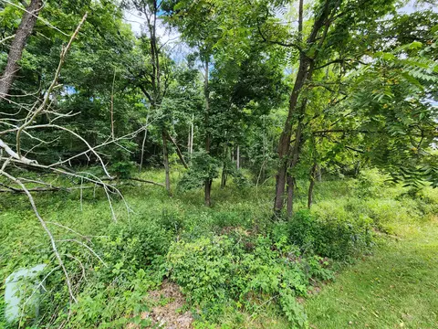 660 Legend, Geneva, WI 53147
