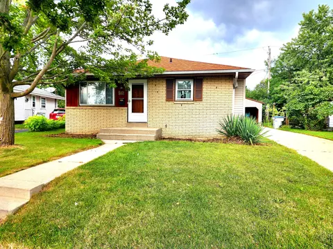 1462 W Granada, Milwaukee, WI 53221