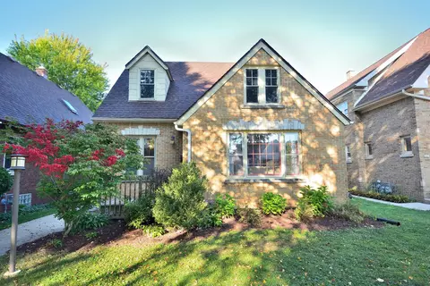 2657 N 67th, Wauwatosa, WI 53213