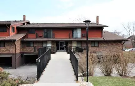 8530 W Waterford #7, Greenfield, WI 53228