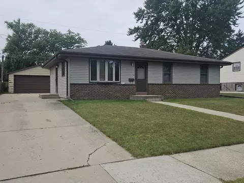 9317 Carol Ann, Sturtevant, WI 53177