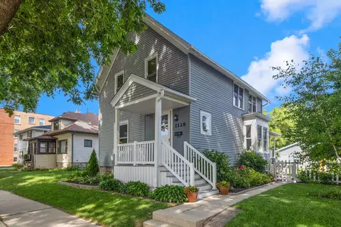 2128 S 79th, West Allis, WI 53219