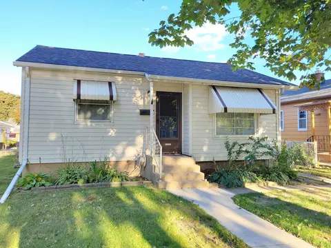 3832 S 19th, Milwaukee, WI 53221