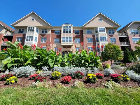 4110 S S Lk #431, Saint Francis, WI 53235