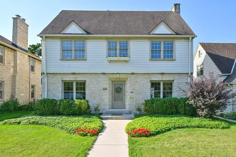 8855 Jackson Park, Wauwatosa, WI 53226