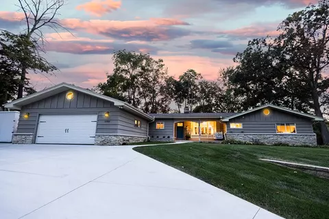 11920 Indian, Hales Corners, WI 53130