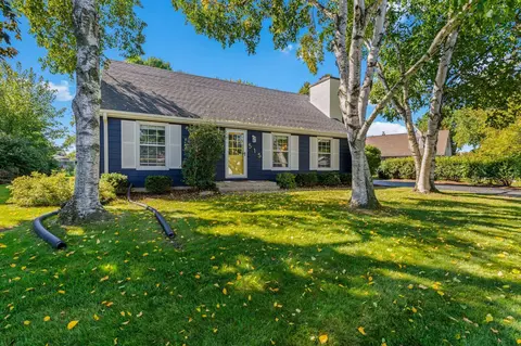 515 W W Mnr, Bayside, WI 53217