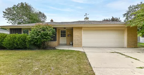 6126 Twin Oak, Greendale, WI 53129