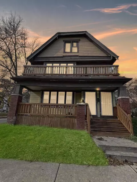 3001 N 27th #3003, Milwaukee, WI 53210