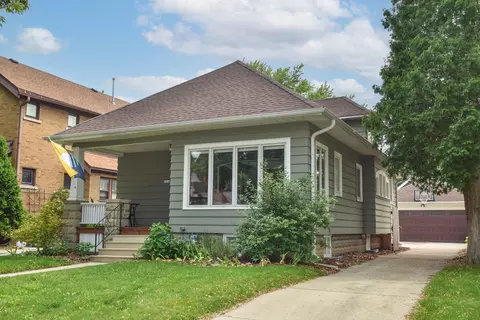 2338 N 68th, Wauwatosa, WI 53213