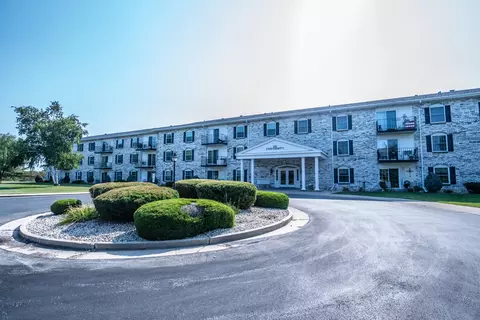 151 N University #111, West Bend, WI 53095
