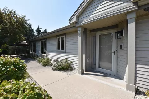 n80w17533 Robin, Menomonee Falls, WI 53051