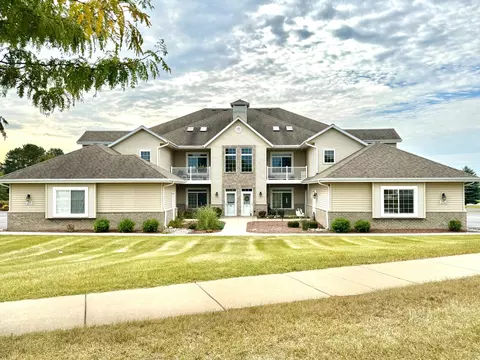 1613 Grey Fox #B, Mukwonago, WI 53149