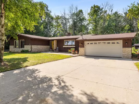 1204 Fleetwood, Manitowoc, WI 54220
